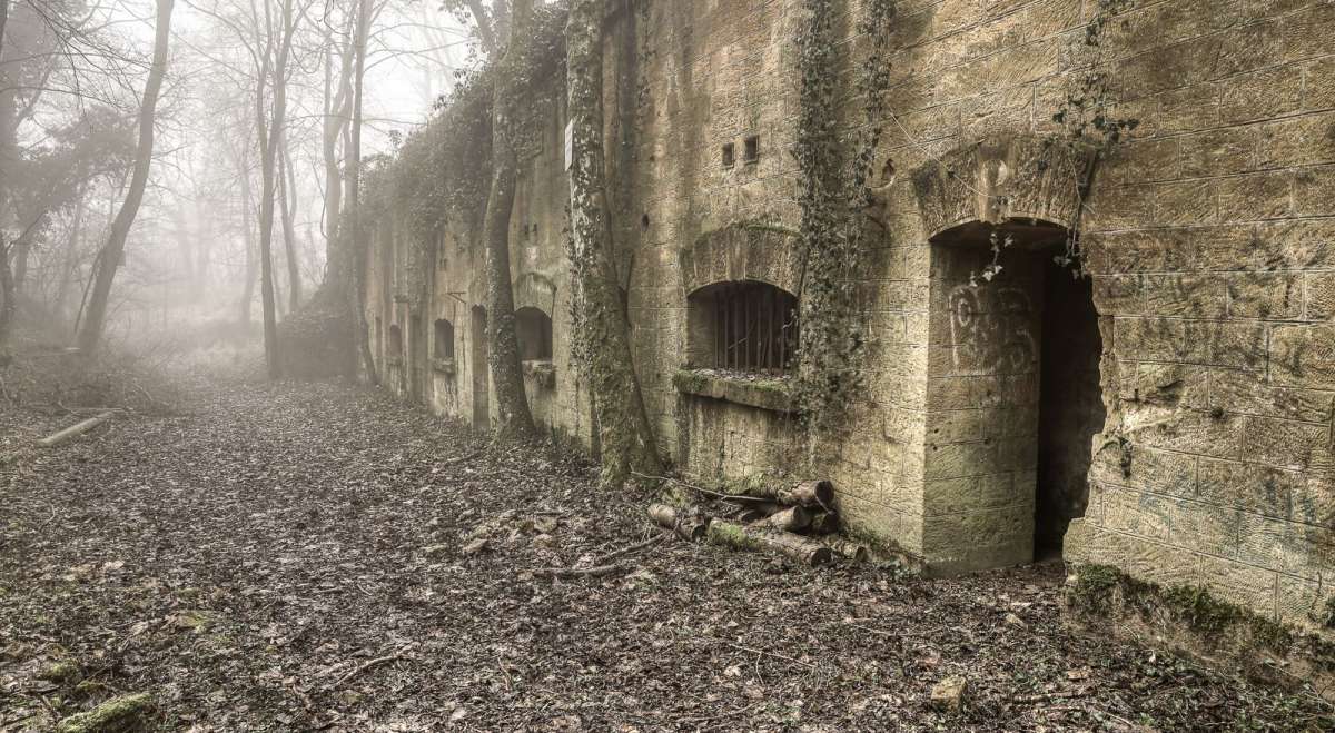 Festung Metz - Feste Prinz Friedrich Karl - Artilleriekasematte nach der Panzerbatterie Festung Metz - Feste Prinz Friedrich Karl - Artilleriekasematte nach der Panzerbatterie