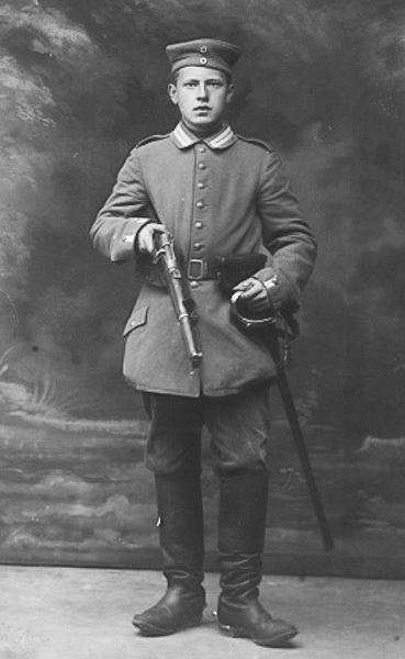 Soldaten im Ersten Weltkrieg - Soldatenportrait | Quelle: Historische Postkarte